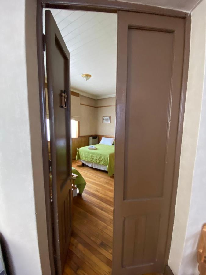 Hostal Chalet Las Violetas Пунта-Аренас Экстерьер фото